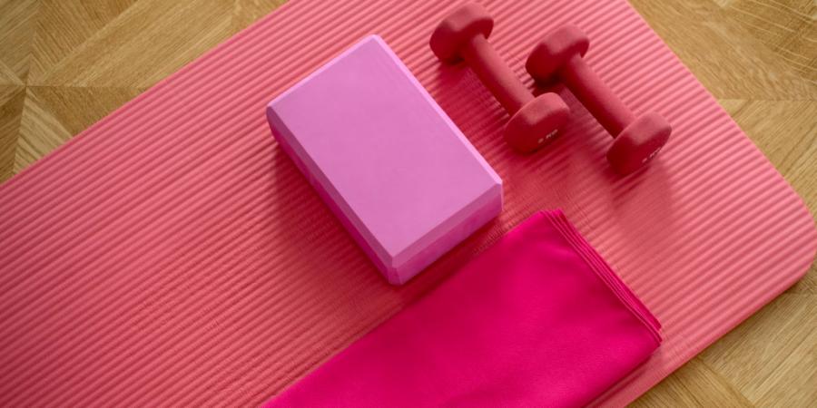 Best Exercises for Small Apartments: 7 Effective Workouts For Tight Spaces